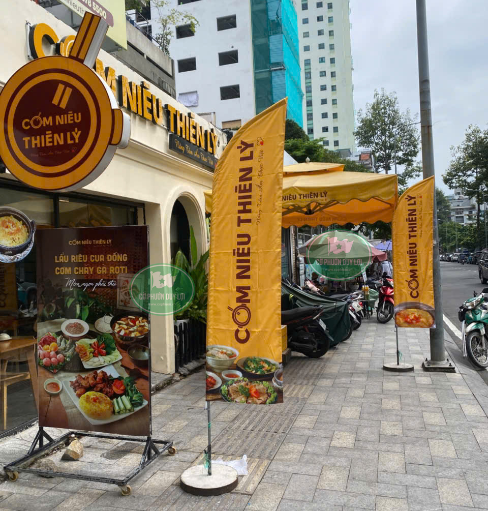 Cờ phướn cánh buồm nhà hàng cơm niêu