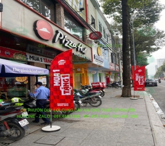 Dự Án Giao Hàng, Lắp Đặt 1500 Bộ Cờ Phướn Cánh Buồm Cho Hệ Thống Pizza Hut