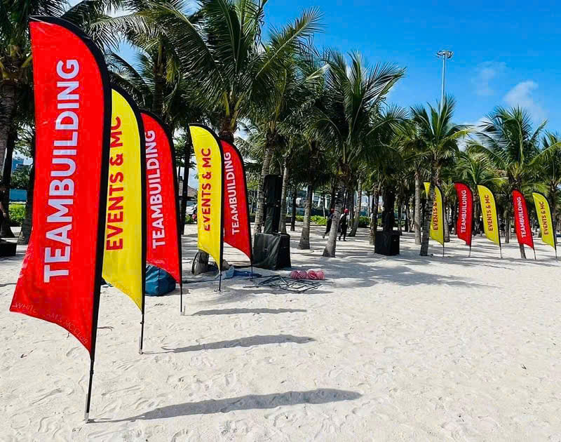 Cờ phướn bãi biển - beach flag thực tế